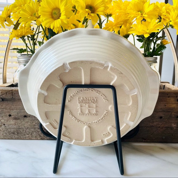 Pampered Chef•Fluted Deep Dish Pie Plate/Pan•Vanilla•9”•New Traditions Stoneware - Picture 10 of 13